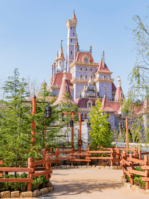 東京迪士尼新園區：美女與野獸「城堡奇緣」粉色夢幻城堡